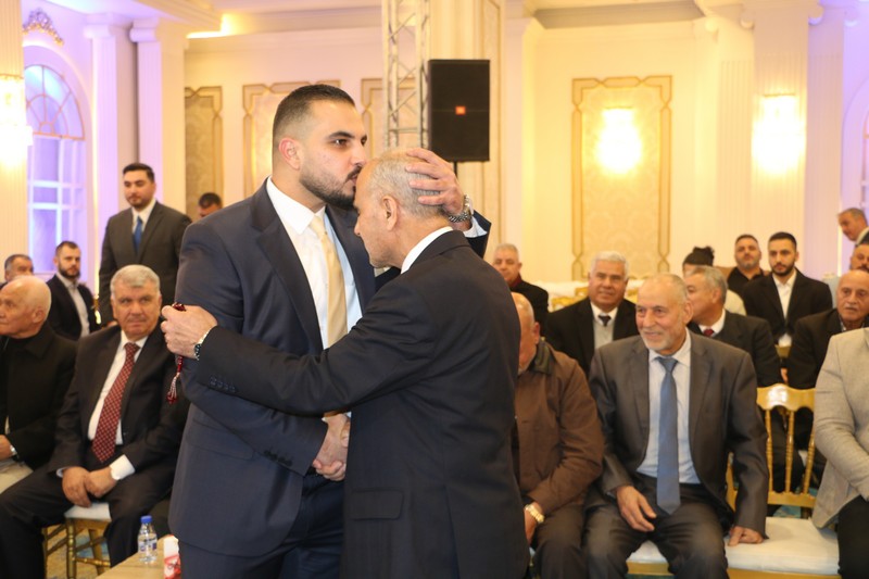 الدكتور أنس الطعاني يدخل القفص الفضي