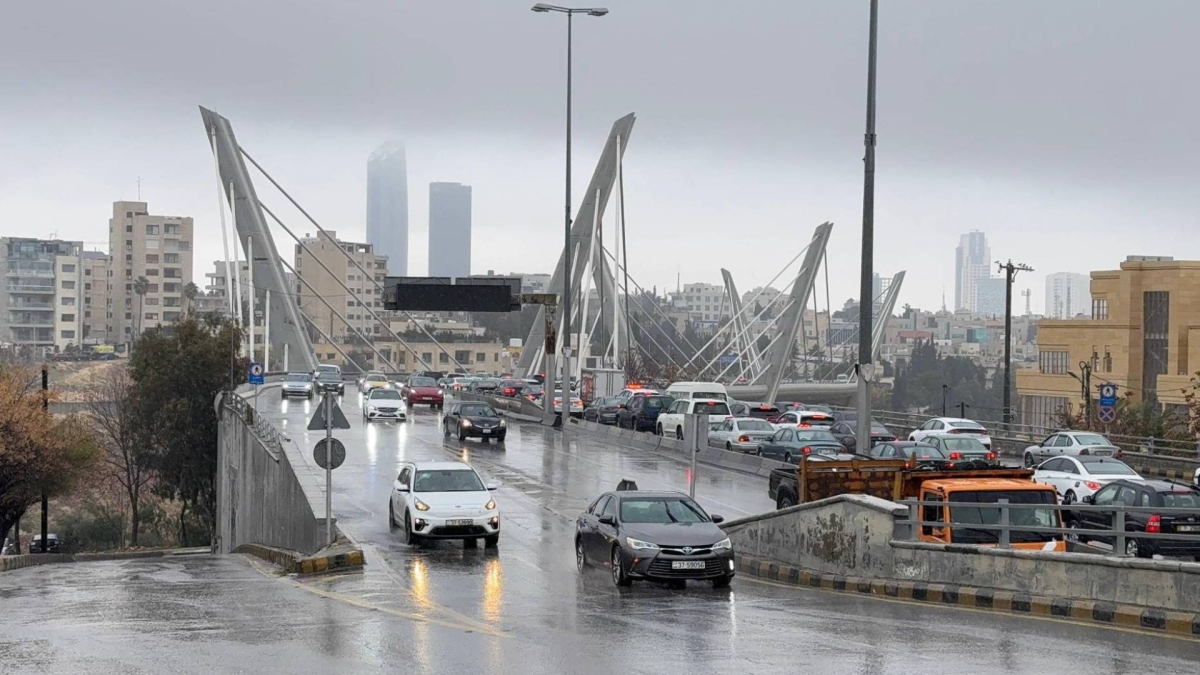  الأرصاد: منخفض قوي يؤثر على المملكة مساء غد وتحذيرات من السيول والرياح