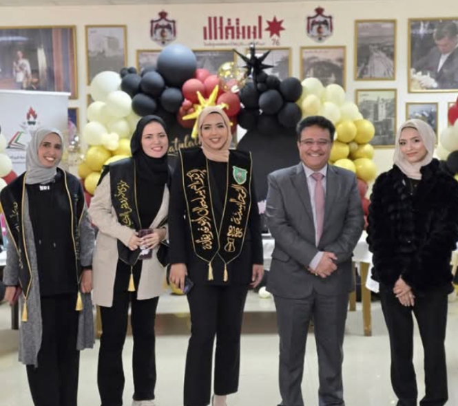 رئيس الجامعة الأردنية بالعقبة يلتقي الخريجين ويؤكد دعم المسار المهني