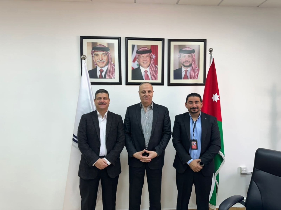 الكباريتي يزور شركة مطارات العقبة ويؤكد دعم تطوير مطار الملك الحسين